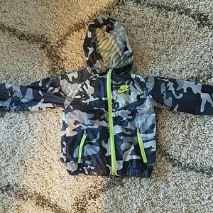 Boys 4t Nike windbreaker